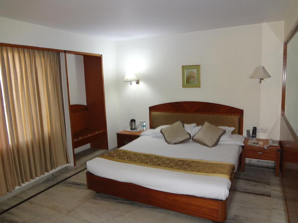 Daspalla Executive Court Visákhapatnam Szoba fotó